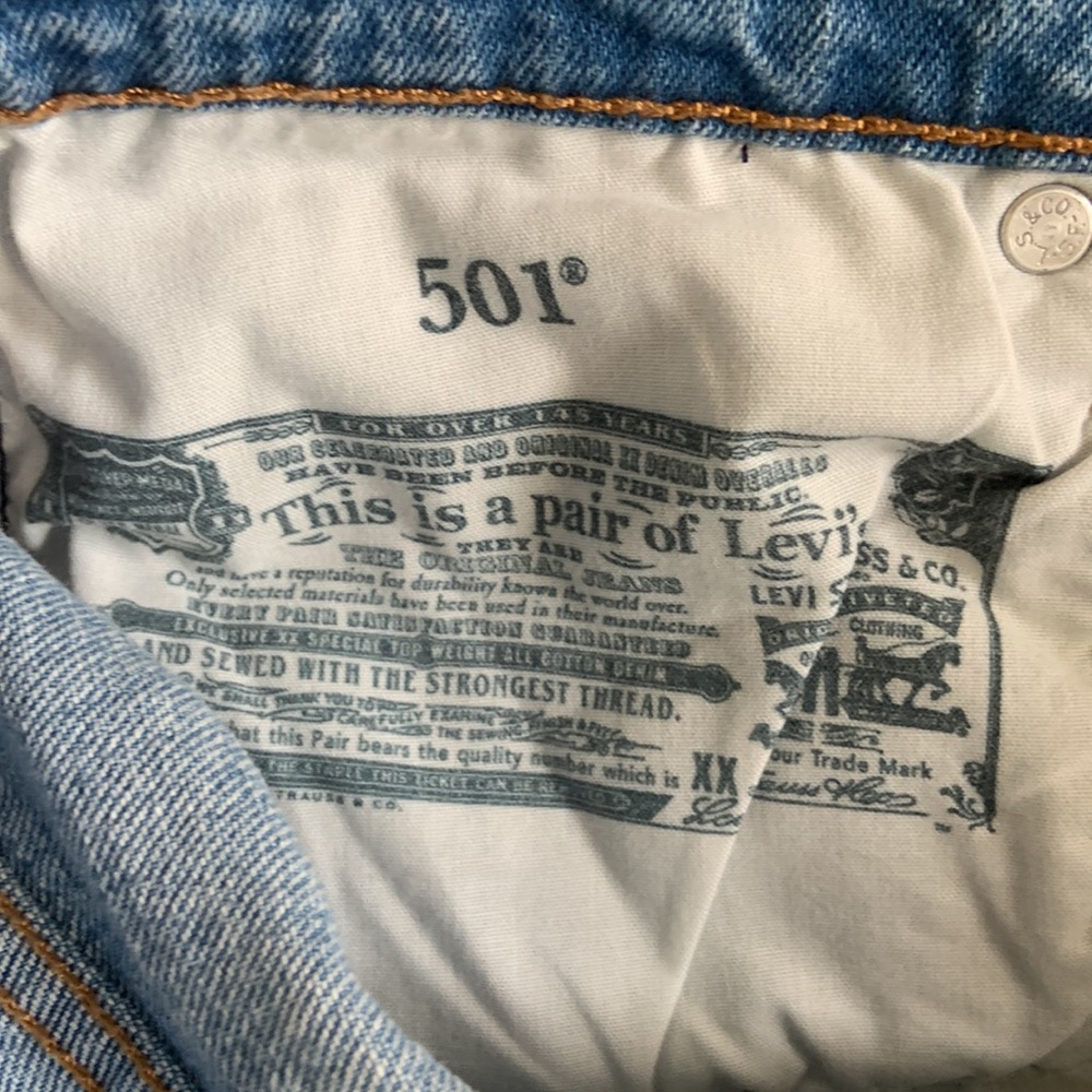 Levi’s 501 Stylish Light Blue Straight Leg Distressed Jeans - Picture 8 of 10